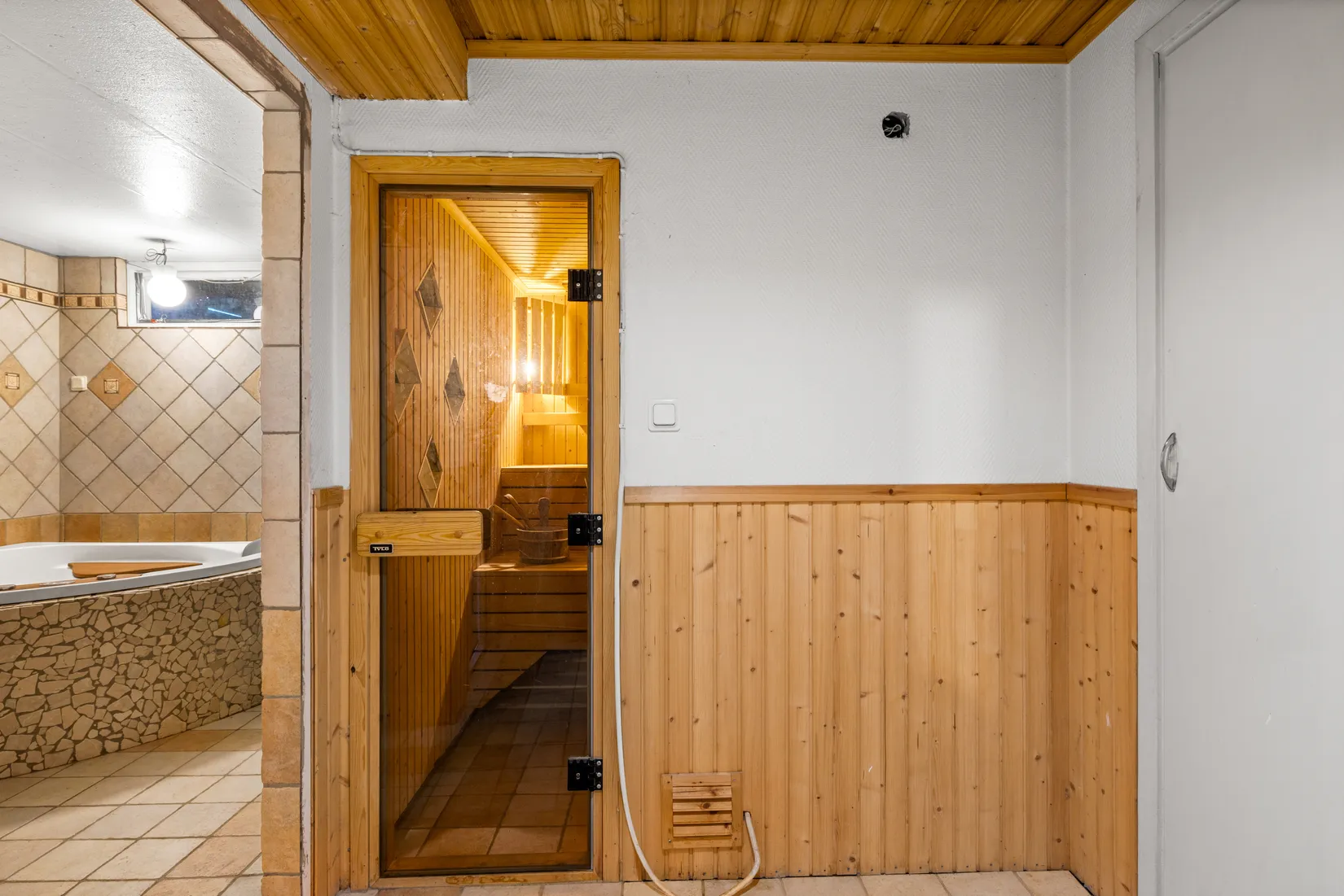 Villa, Slåttervägen 50, Tyresö Centrum, Tyresö