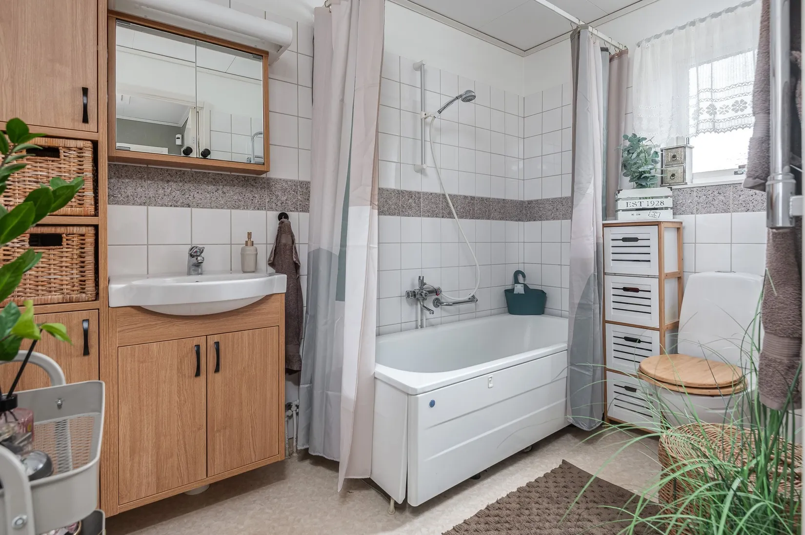 Radhus, Östra Högbyvägen 6f, Finspång