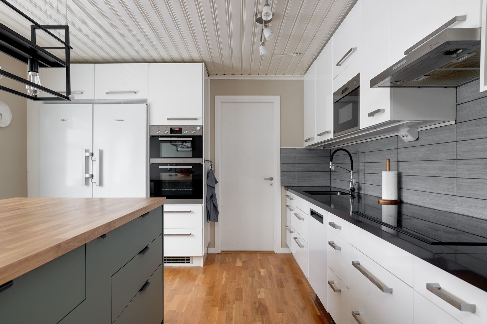 Villa, Bondgårdsgatan 15A, Kumla Centralt, Kumla