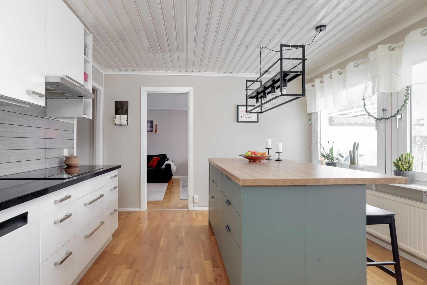 Villa, Bondgårdsgatan 15A, Kumla Centralt, Kumla