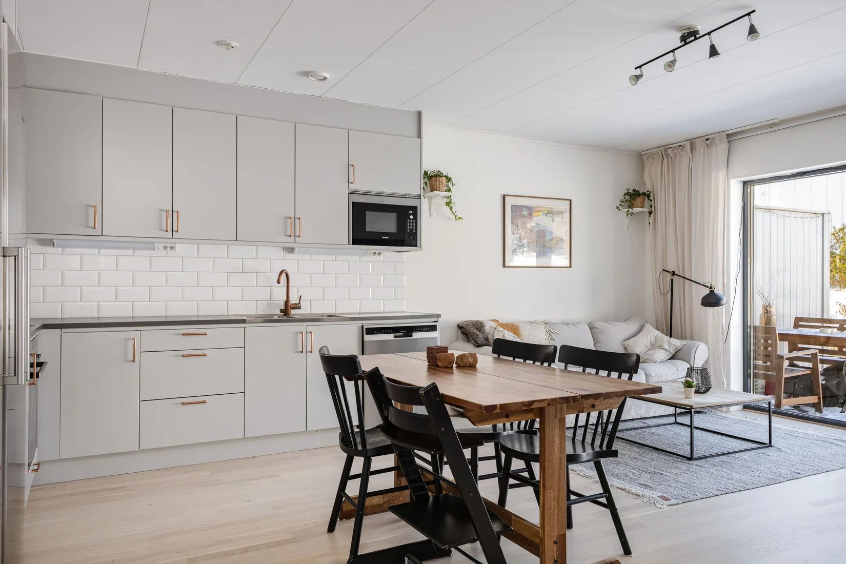 Bostadsrätt, Radhus, Mellanbyvägen 4 A, Frösundavik, Håbo