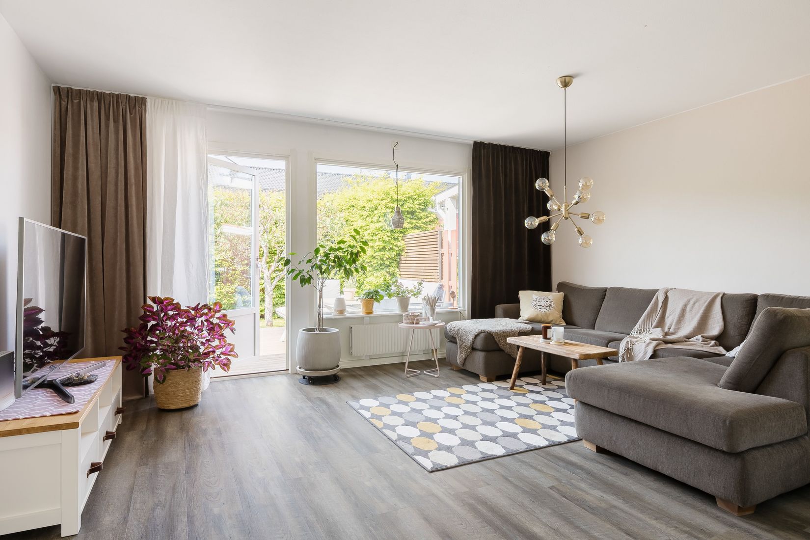 Villa, Radhus, Ädelstensvägen 15A, Ulveket, Skövde