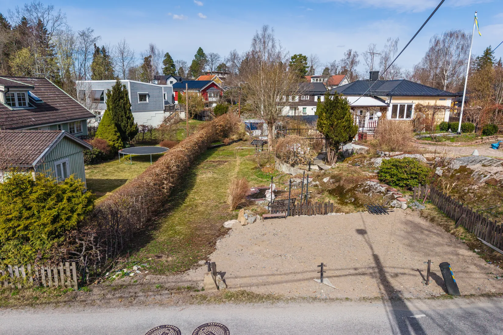 Tomt, Lilla Solgårdsvägen 22 samt Saturnusvägen 8D, Solgård, Huddinge