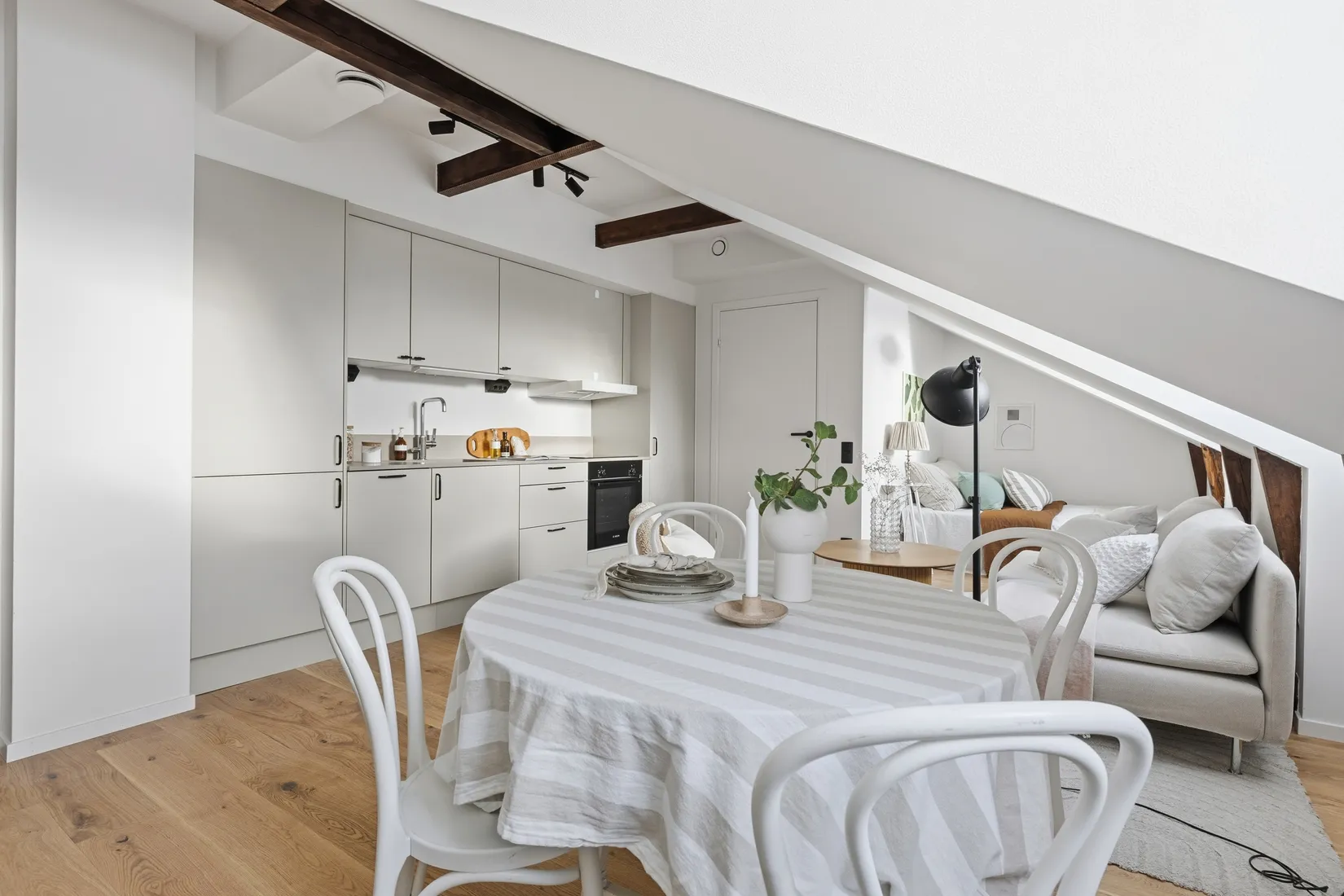 Bostadsrätt, Trädgårdsgatan 7 lgh 1402, Sundbyberg Centrum, Sundbyberg