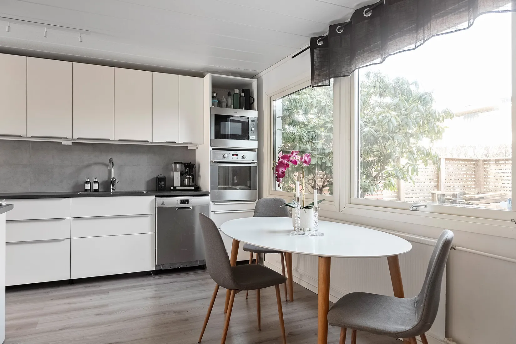 Radhus, Vitklövern 7B, Centrala Torslanda, Göteborg