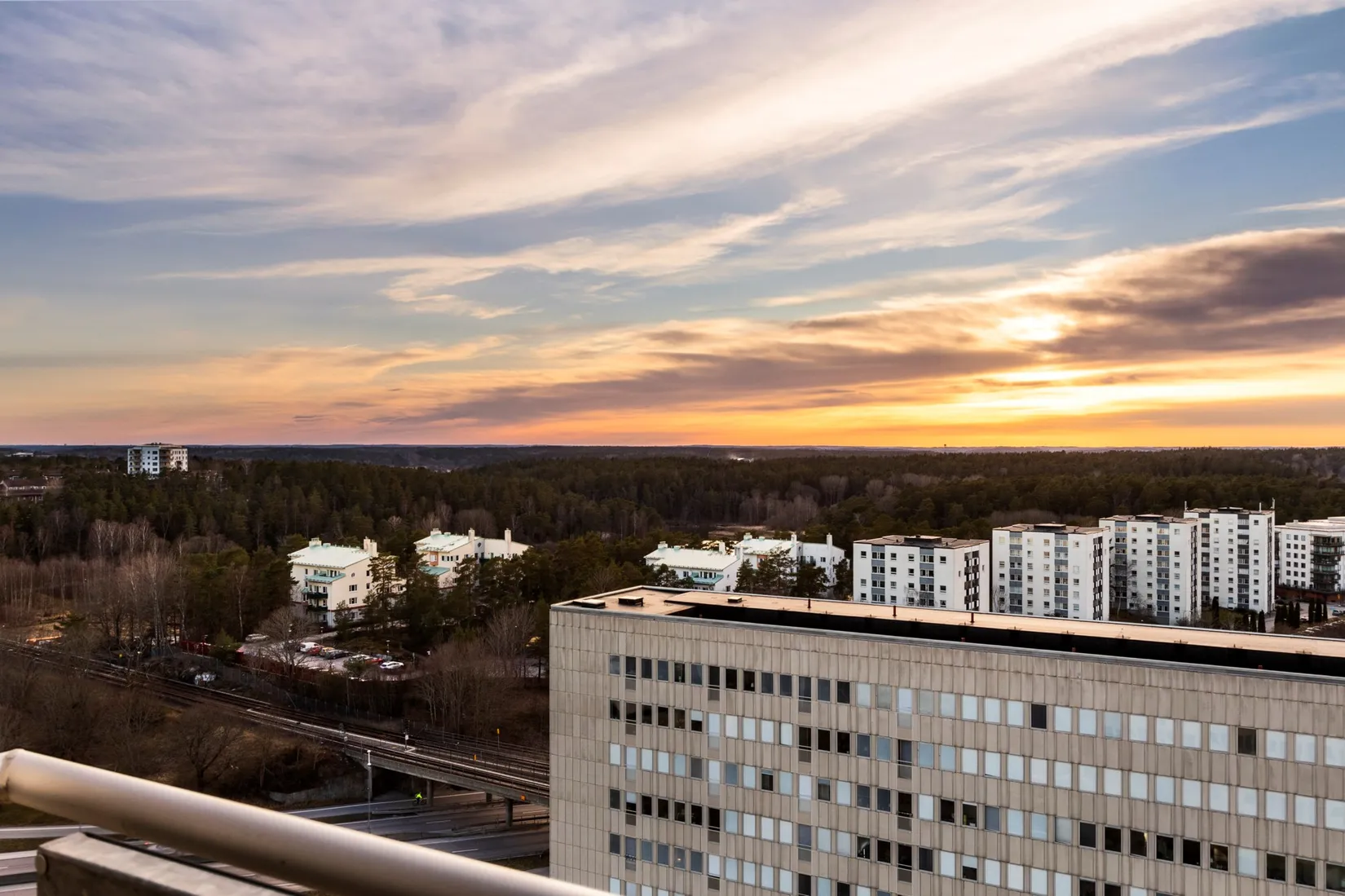 Bostadsrätt, Östersundsgatan 7, Vån 15 (1507/2512), Vällingby Parkstad / Råcksta, Stockholm