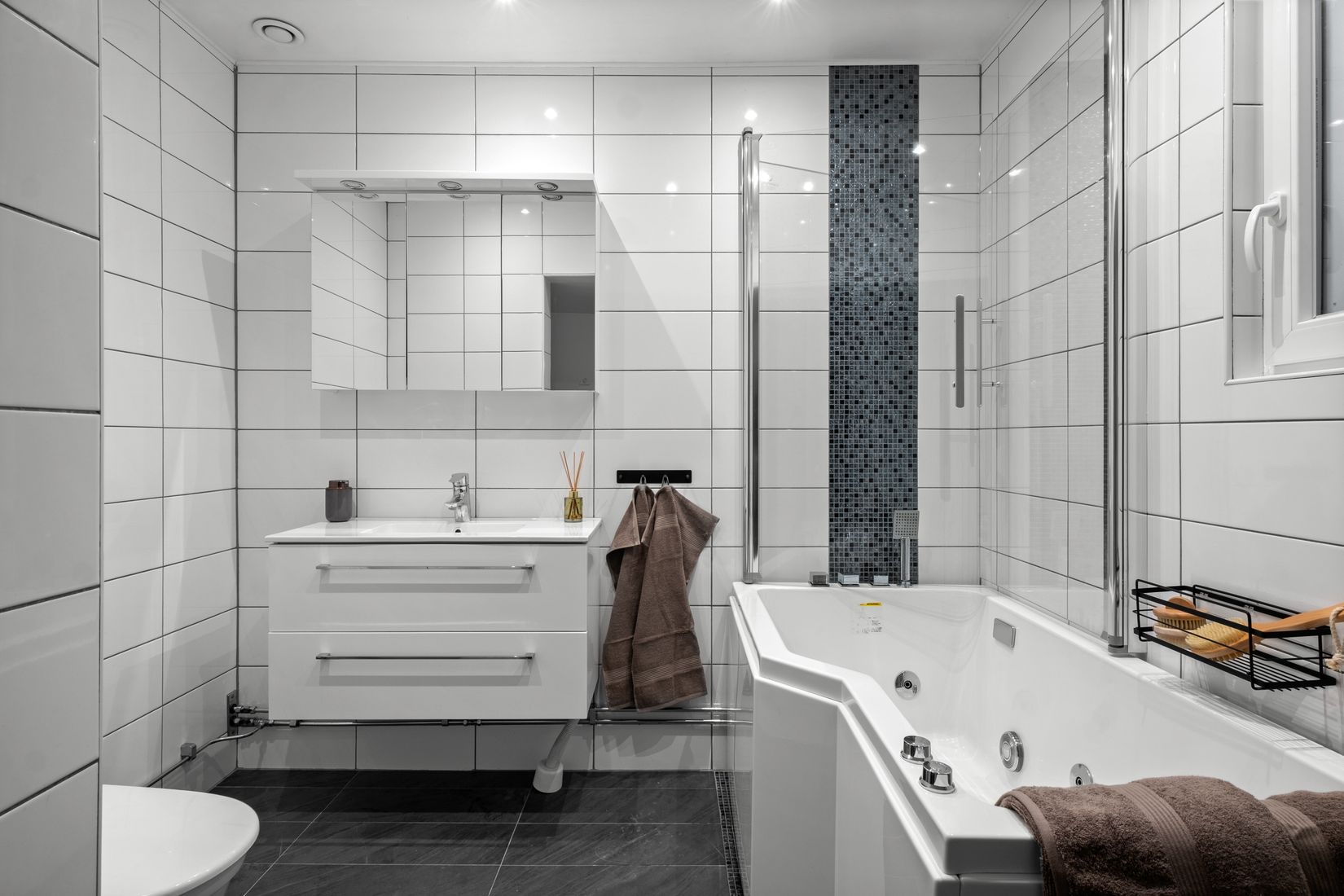 Radhus, Finkvägen 2B, Trollbäcken, Tyresö