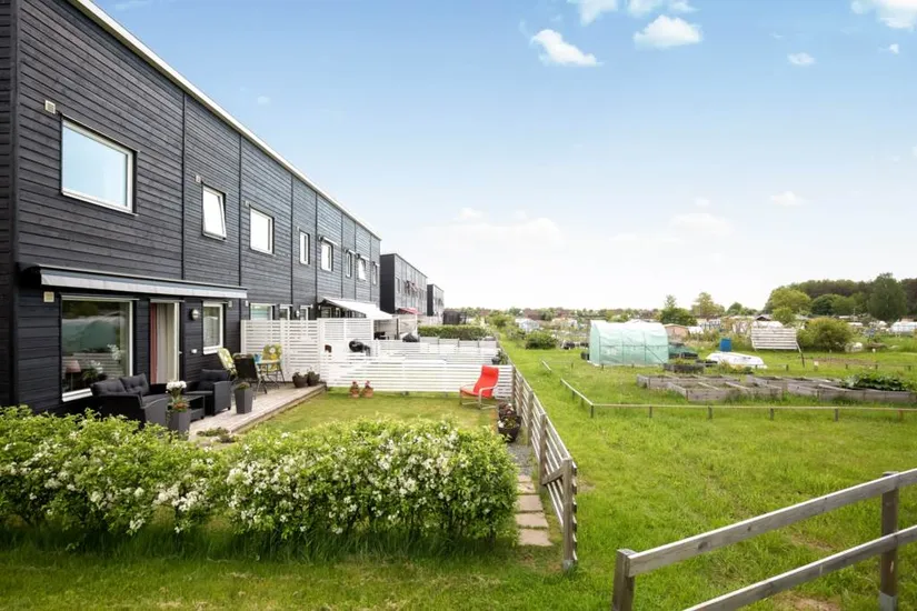 Villa, Radhus, Blåviolstigen 41, Bro Rosenängarna, Upplands-Bro