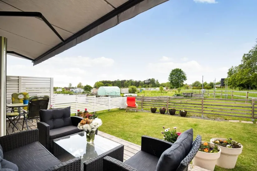 Villa, Radhus, Blåviolstigen 41, Bro Rosenängarna, Upplands-Bro