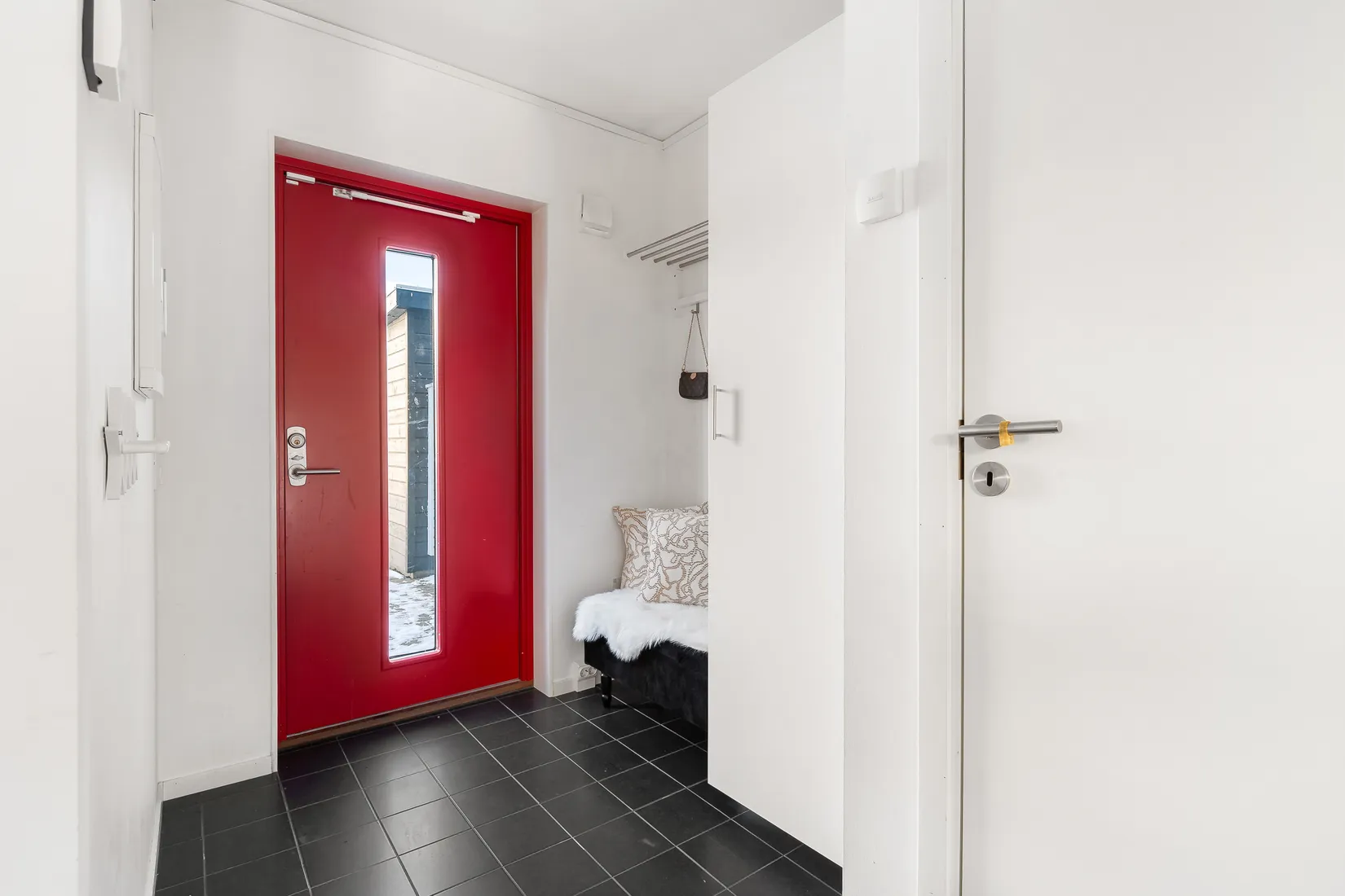 Villa, Radhus, Blåviolstigen 41, Bro Rosenängarna, Upplands-Bro