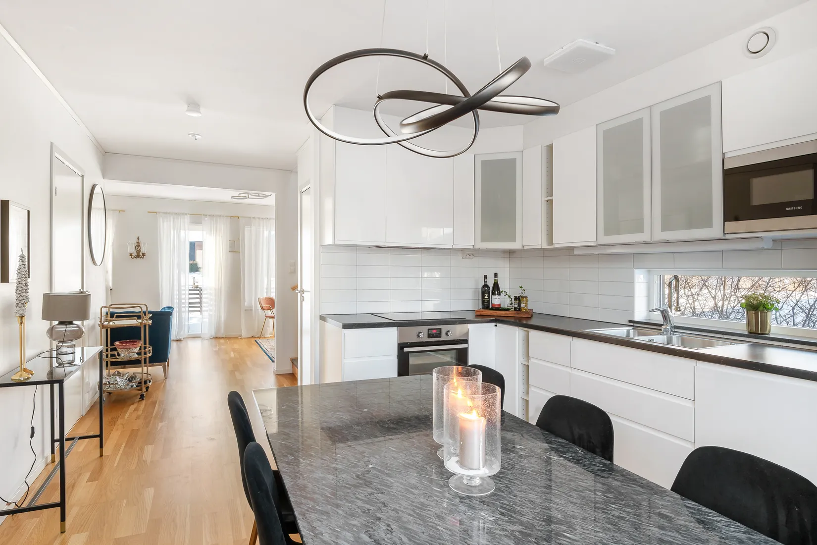 Villa, Radhus, Blåviolstigen 41, Bro Rosenängarna, Upplands-Bro