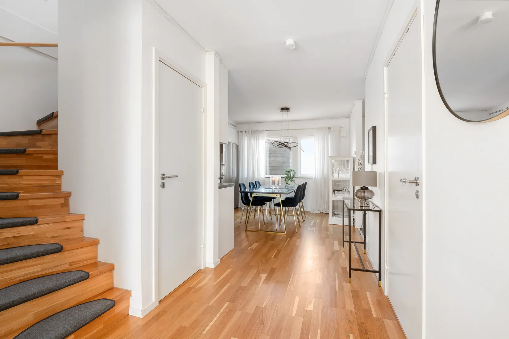 Villa, Radhus, Blåviolstigen 41, Bro Rosenängarna, Upplands-Bro