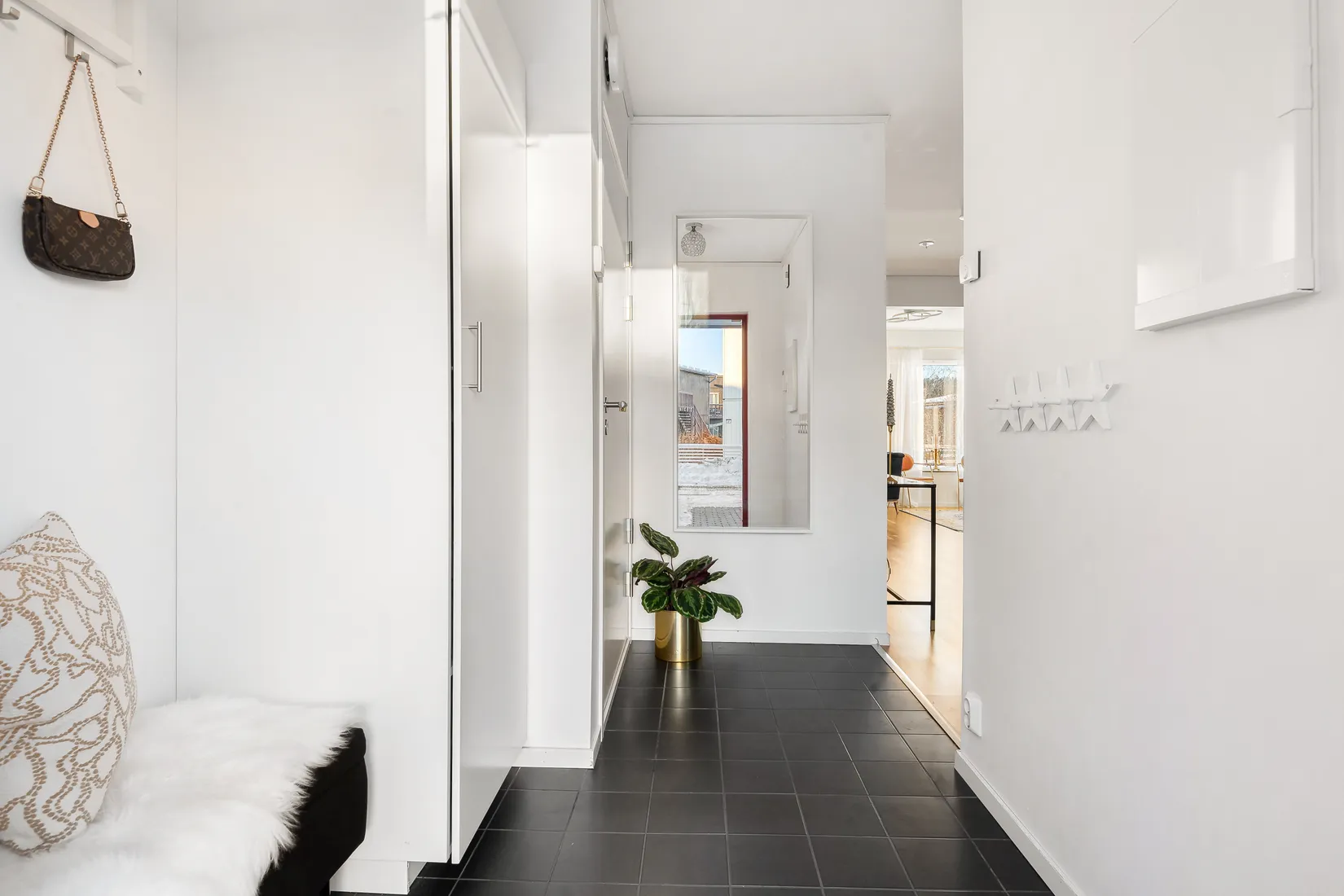 Villa, Radhus, Blåviolstigen 41, Bro Rosenängarna, Upplands-Bro