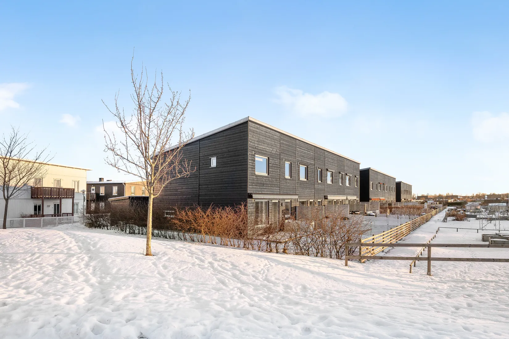 Villa, Radhus, Blåviolstigen 41, Bro Rosenängarna, Upplands-Bro