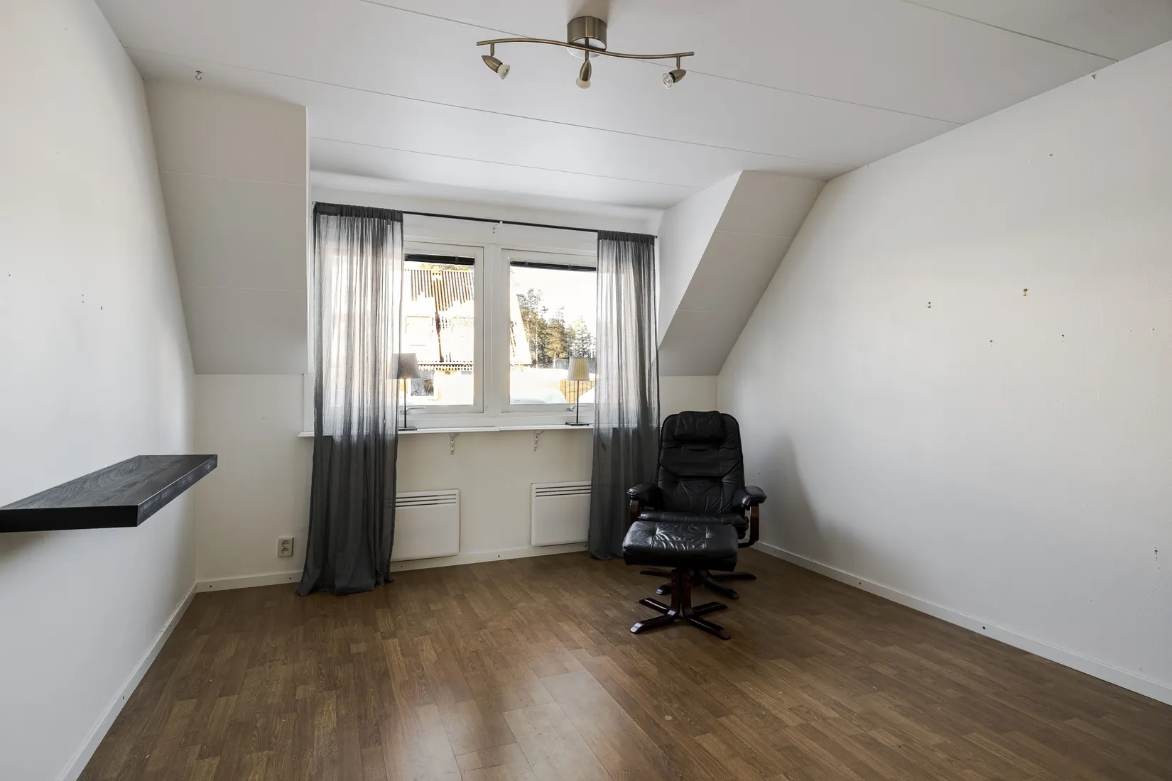 Villa, Radhus, Furuvägen 45, Hälletorp/Bondsjöstaden, Härnösand