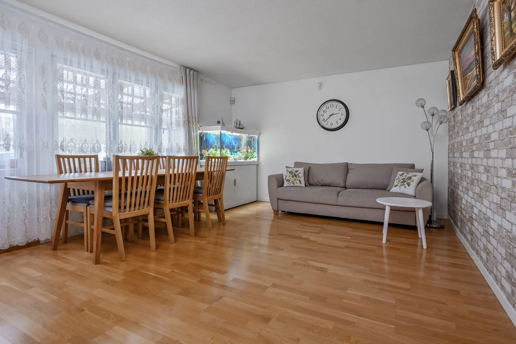 Bostadsrätt, Radhus, Sadelgatan 107, Smedby, Upplands Väsby