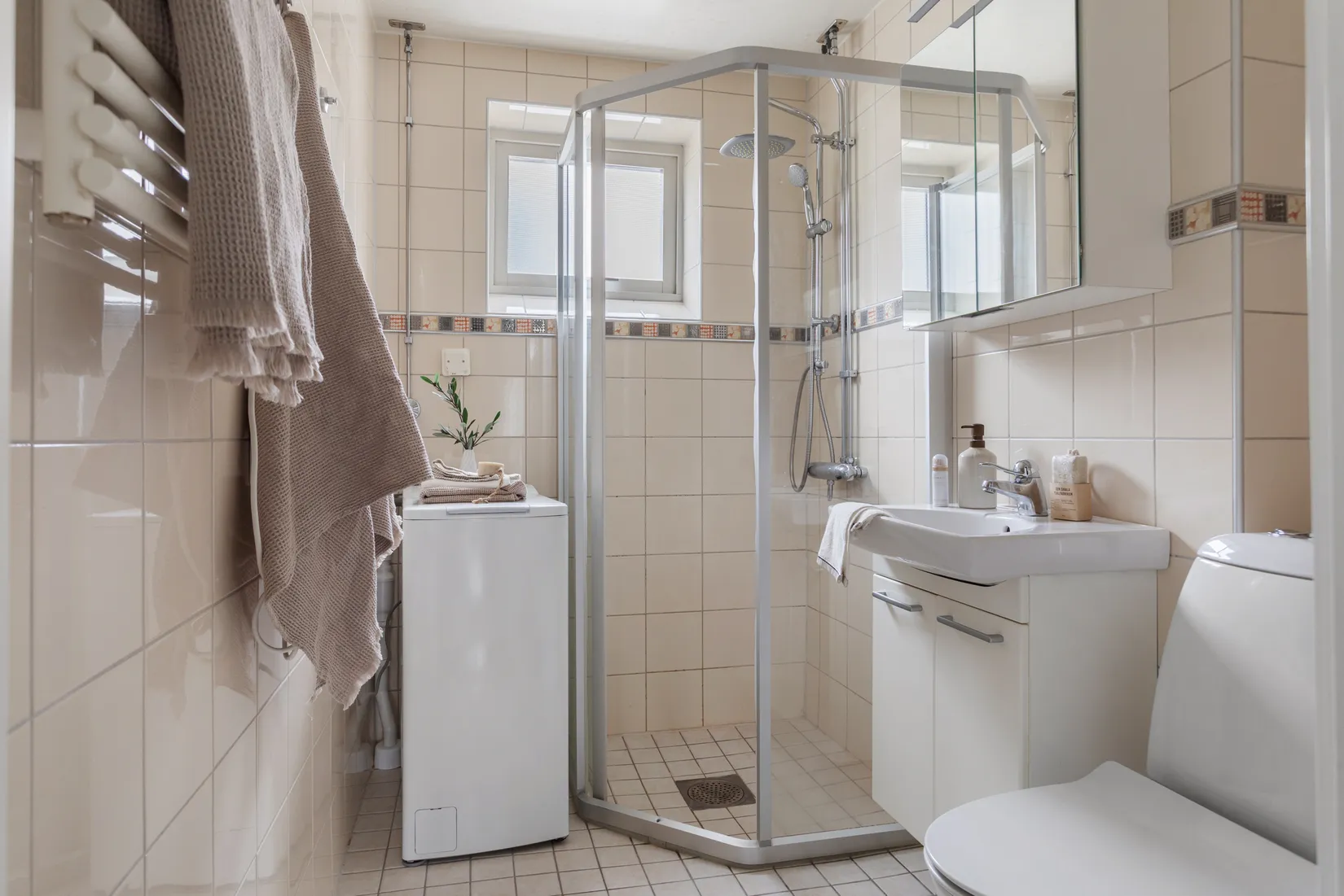 Bostadsrätt, Drottninggatan 48C, Centrum, Trollhättan