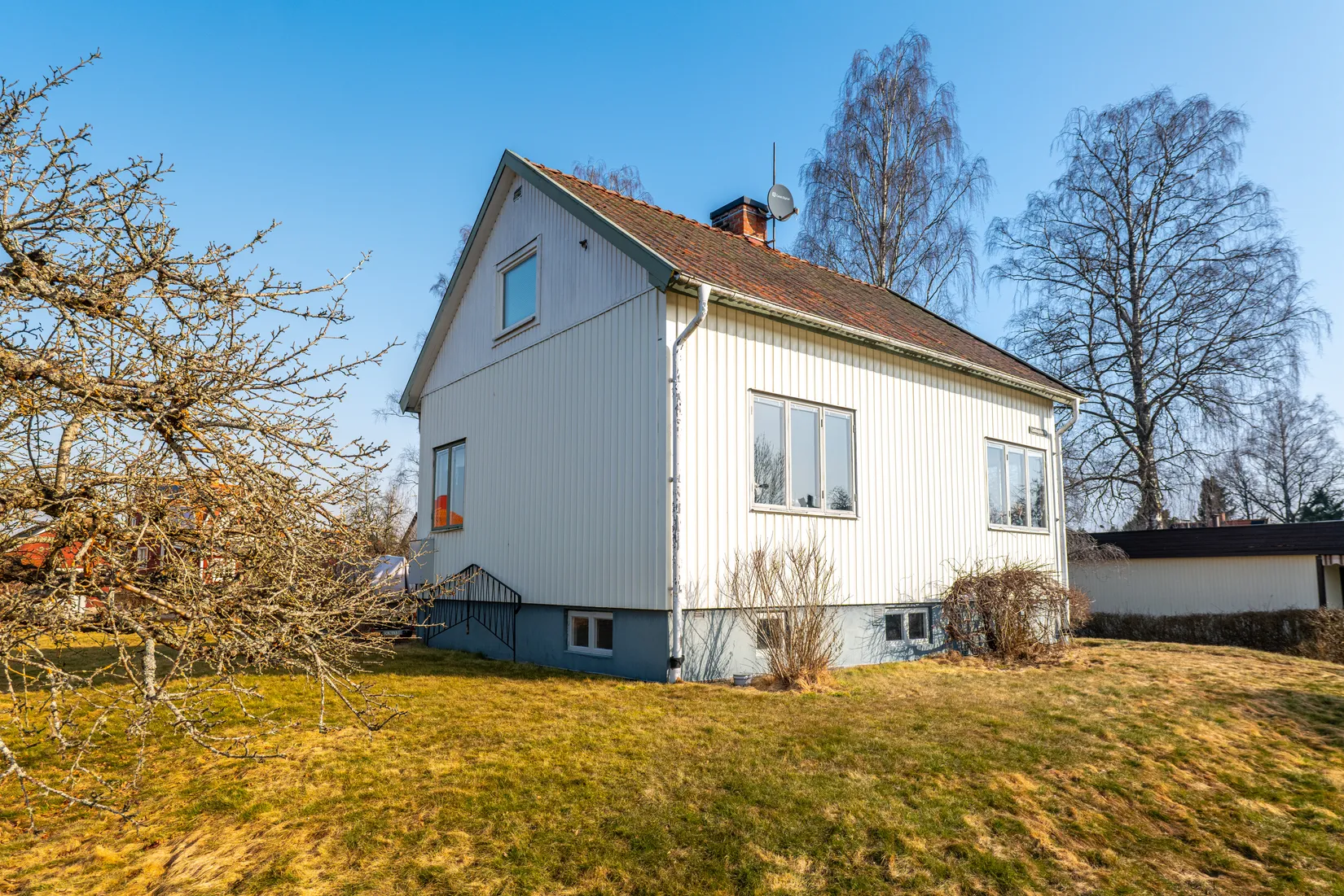 Villa, Lindåsgatan 16, Haga, Kumla