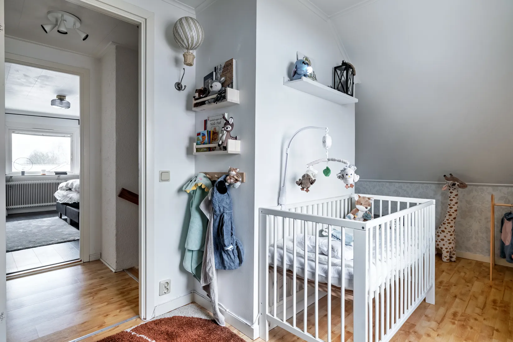 Villa, Lindåsgatan 16, Haga, Kumla