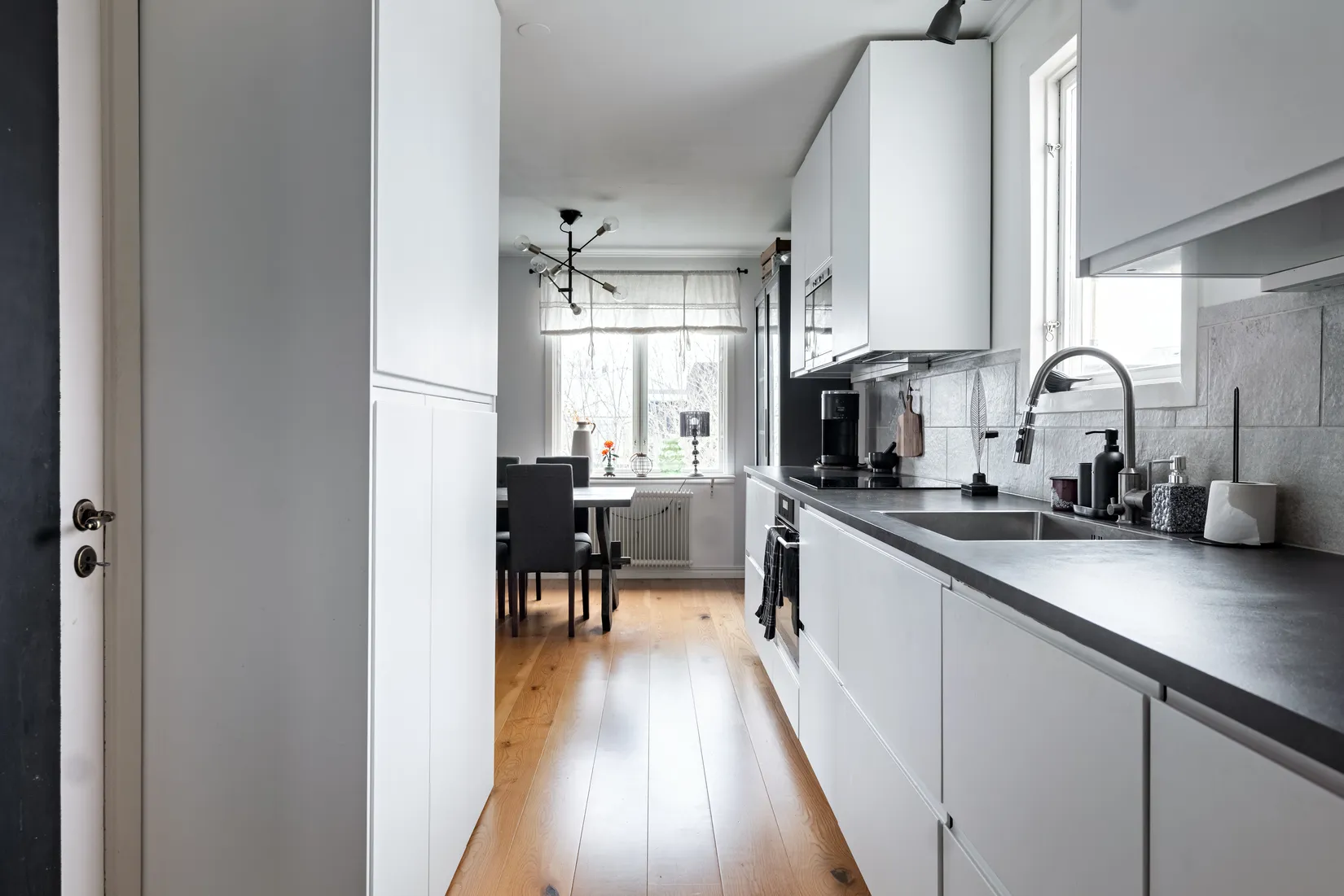 Villa, Lindåsgatan 16, Haga, Kumla