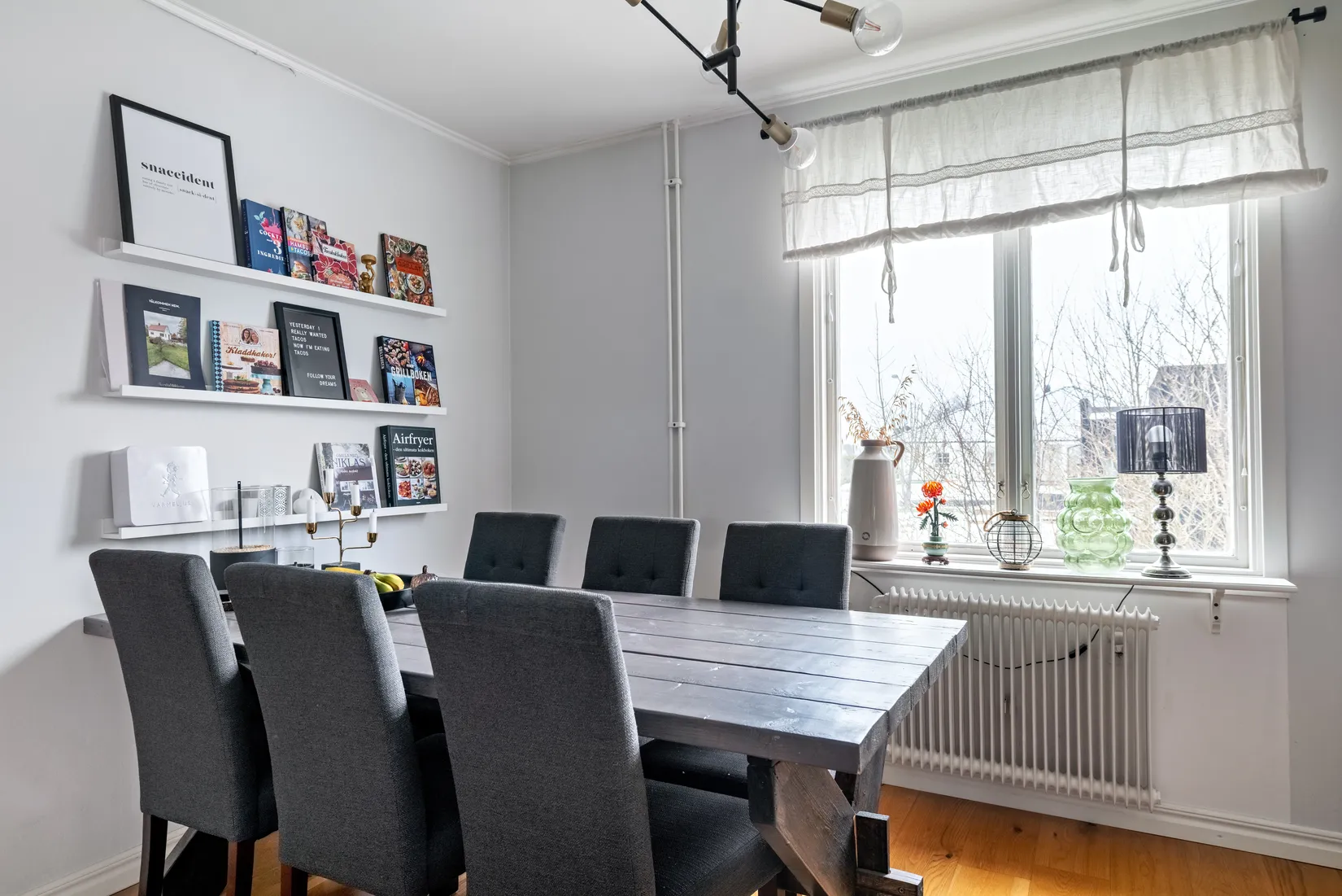 Villa, Lindåsgatan 16, Haga, Kumla