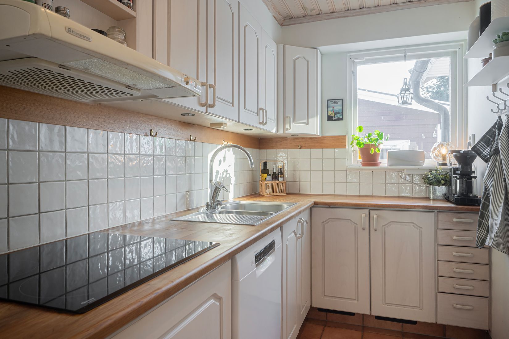 Radhus, Byggmästarvägen 107, Utsälje/Segeltorp, Huddinge