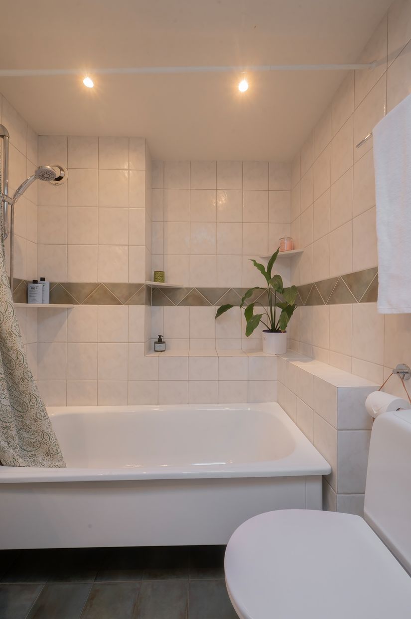 Radhus, Byggmästarvägen 107, Utsälje/Segeltorp, Huddinge