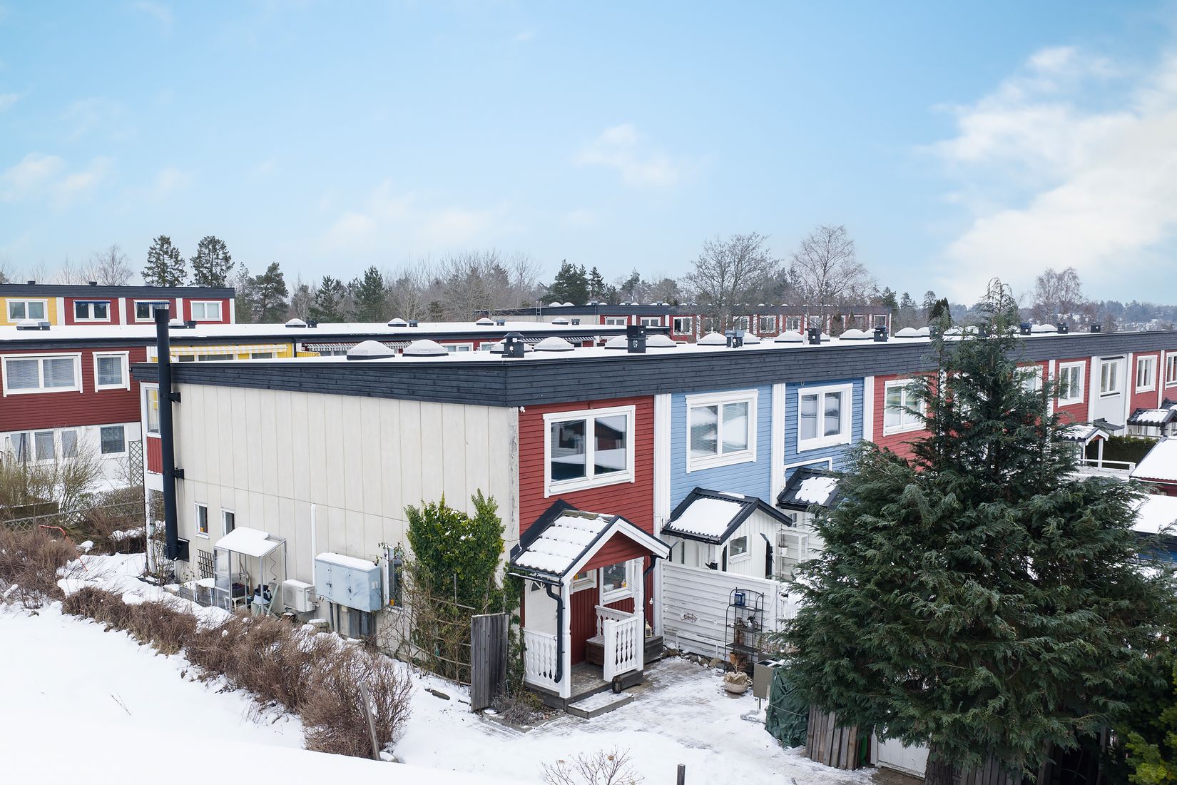 Radhus, Byggmästarvägen 107, Utsälje/Segeltorp, Huddinge