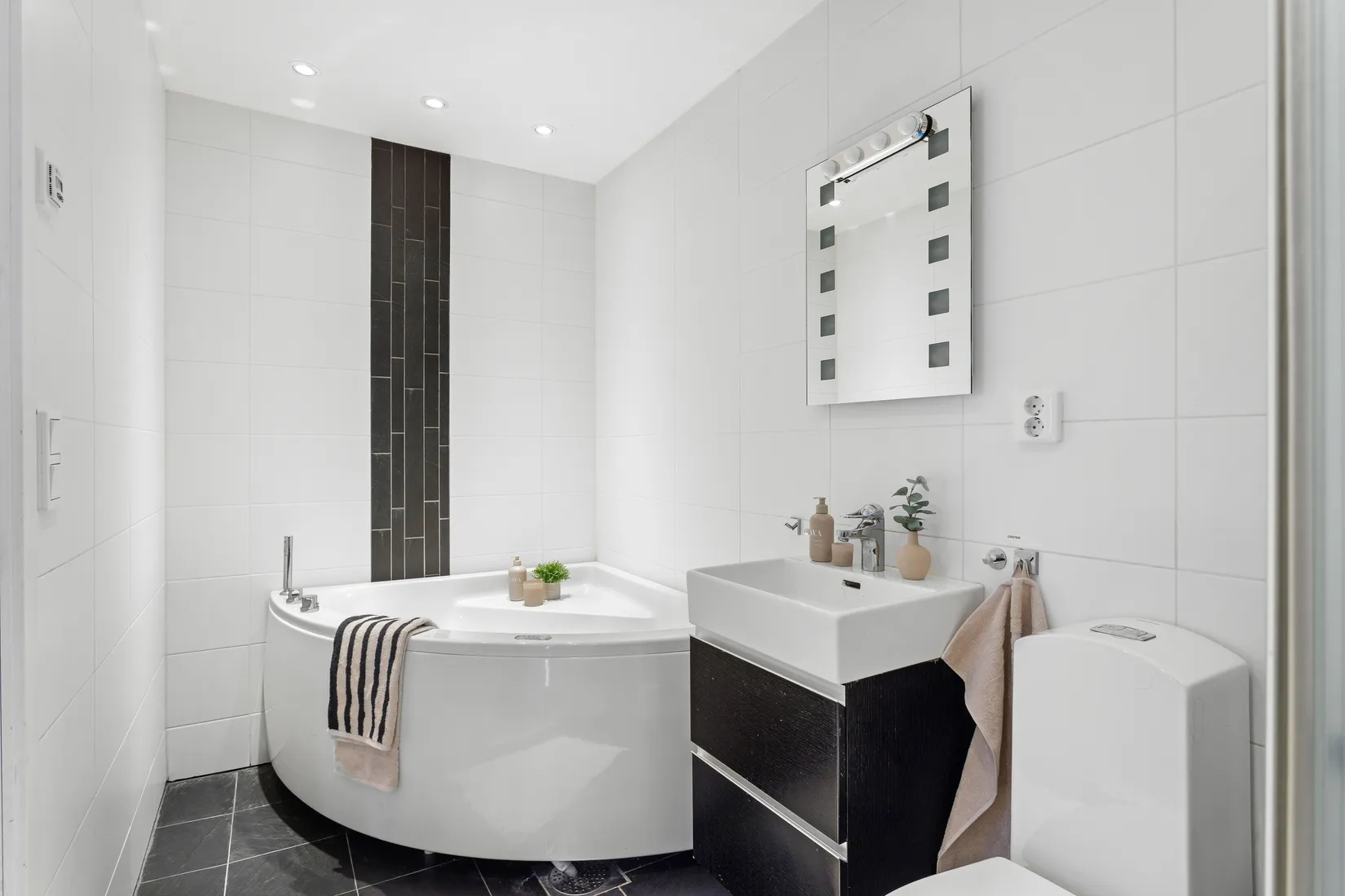 Villa, Snövägen 5, Jakobsberg - Berghem, Järfälla