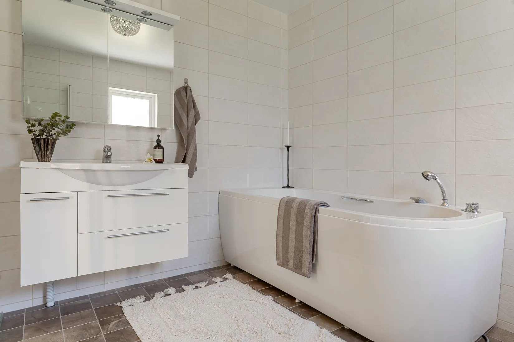 Villa, Rasholmsvägen 57, Kvicksund, Västerås