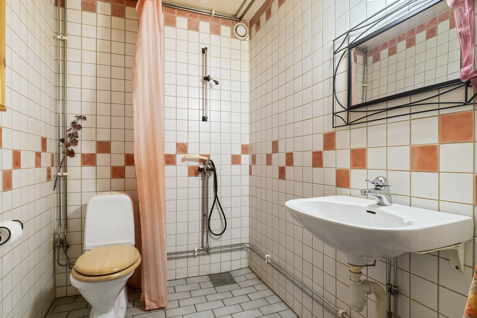 Villa, Radhus, Rapsodivägen 240, Skogås, Huddinge