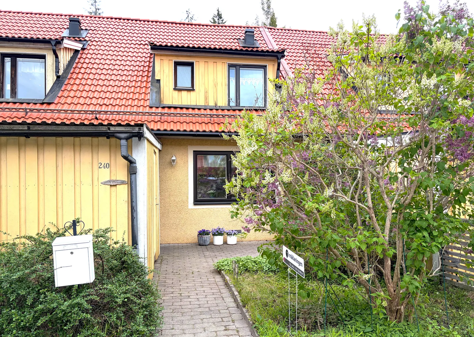 Radhus, Rapsodivägen 240, Skogås, Huddinge
