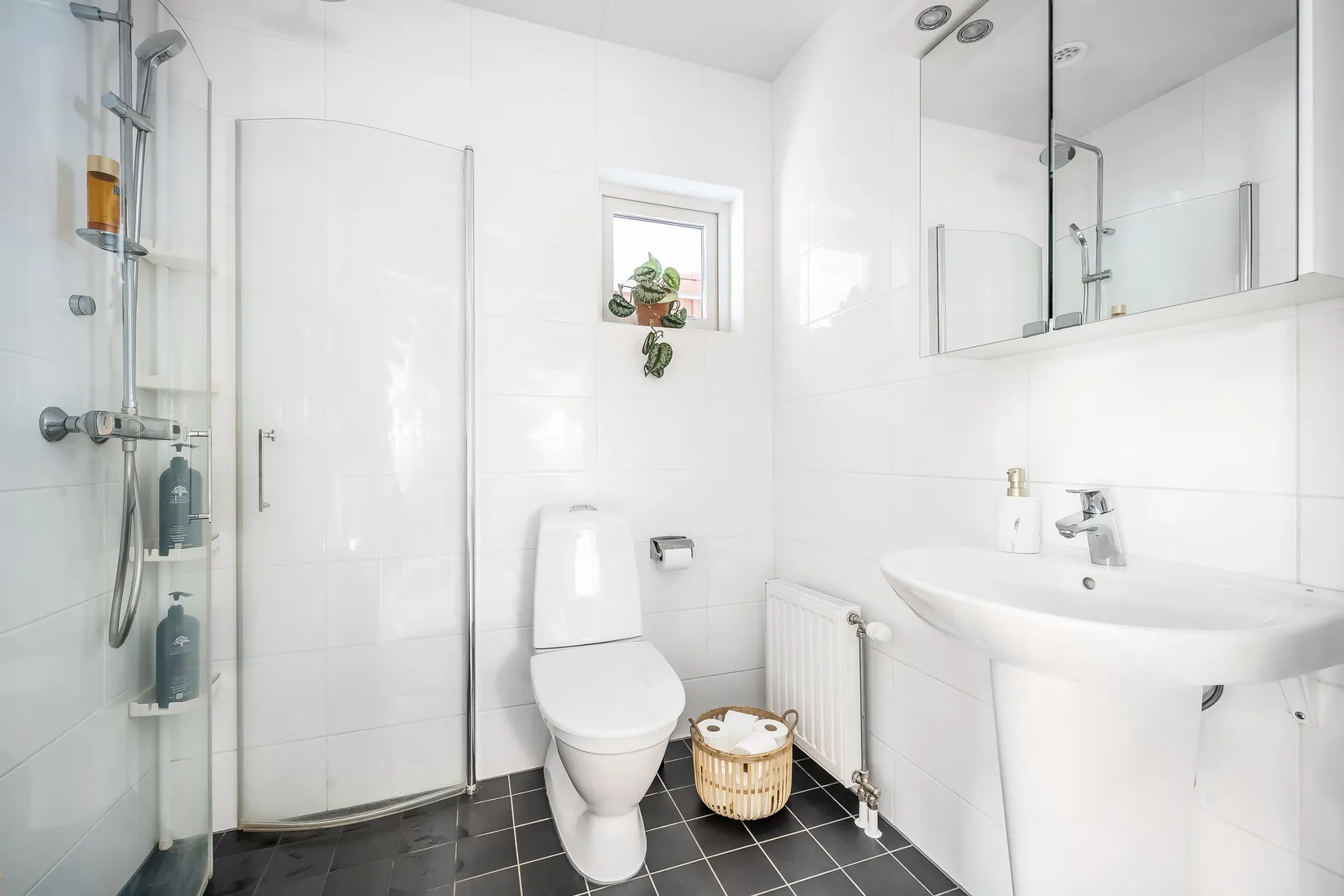 Villa, Radhus, Åvägen 44, Lidatorp, Nynäshamn