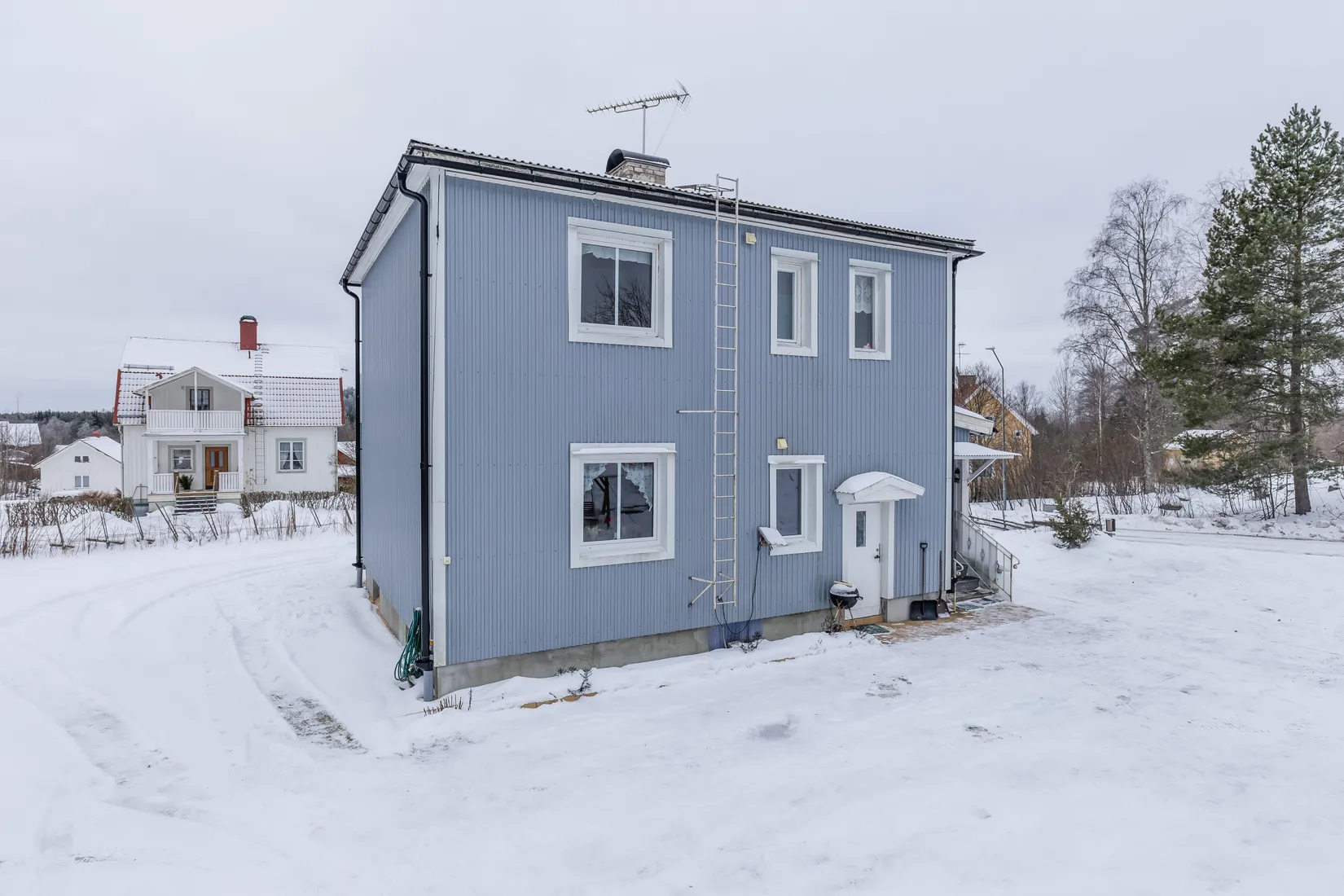 Villa, Hantverkarvägen 1A + 1B, Fredriksberg, Ludvika