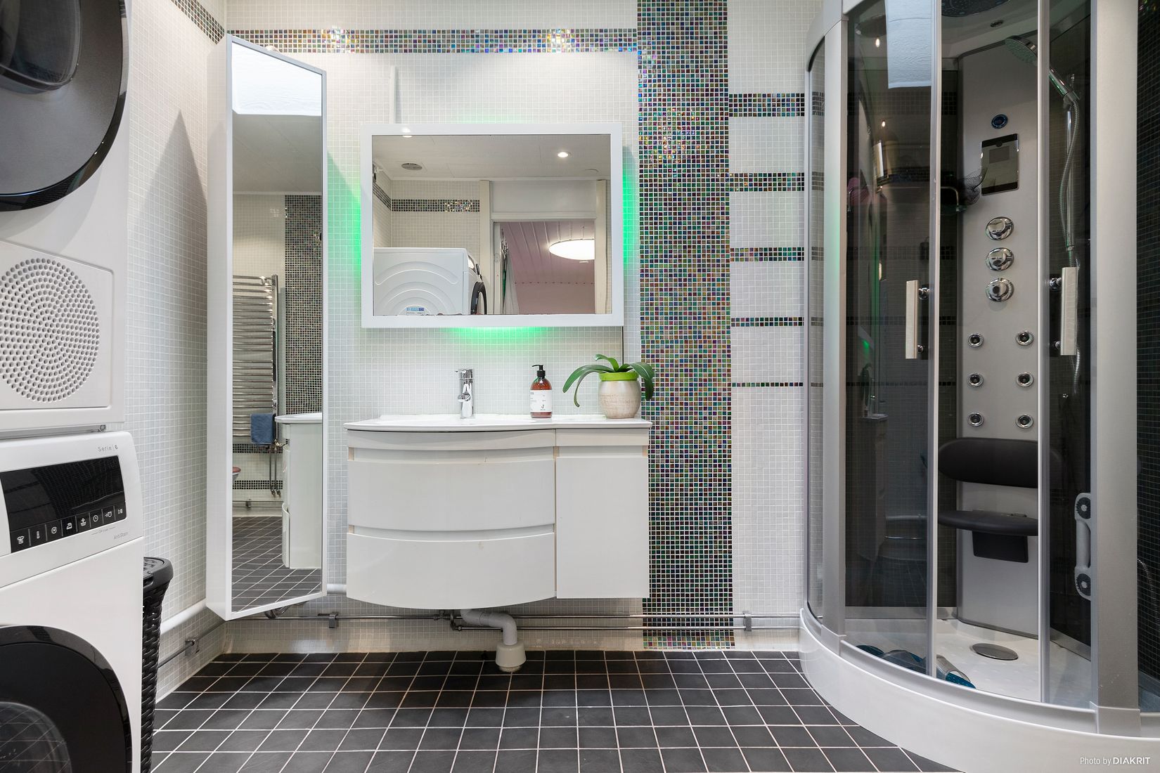 Villa, Radhus, Rågången 215, Alby, Botkyrka