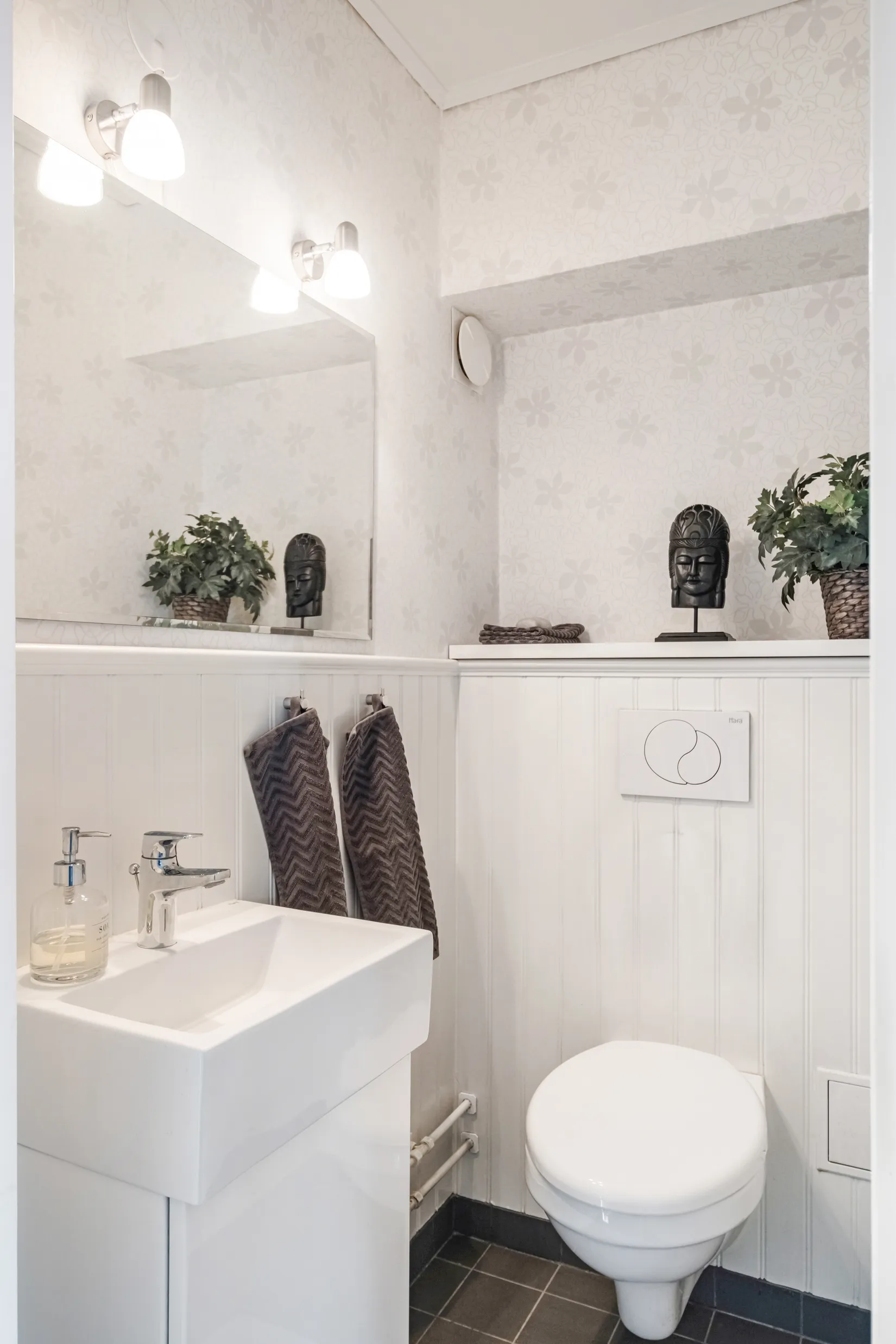 Villa, Radhus, Andebodavägen 249, Viksjö, Järfälla