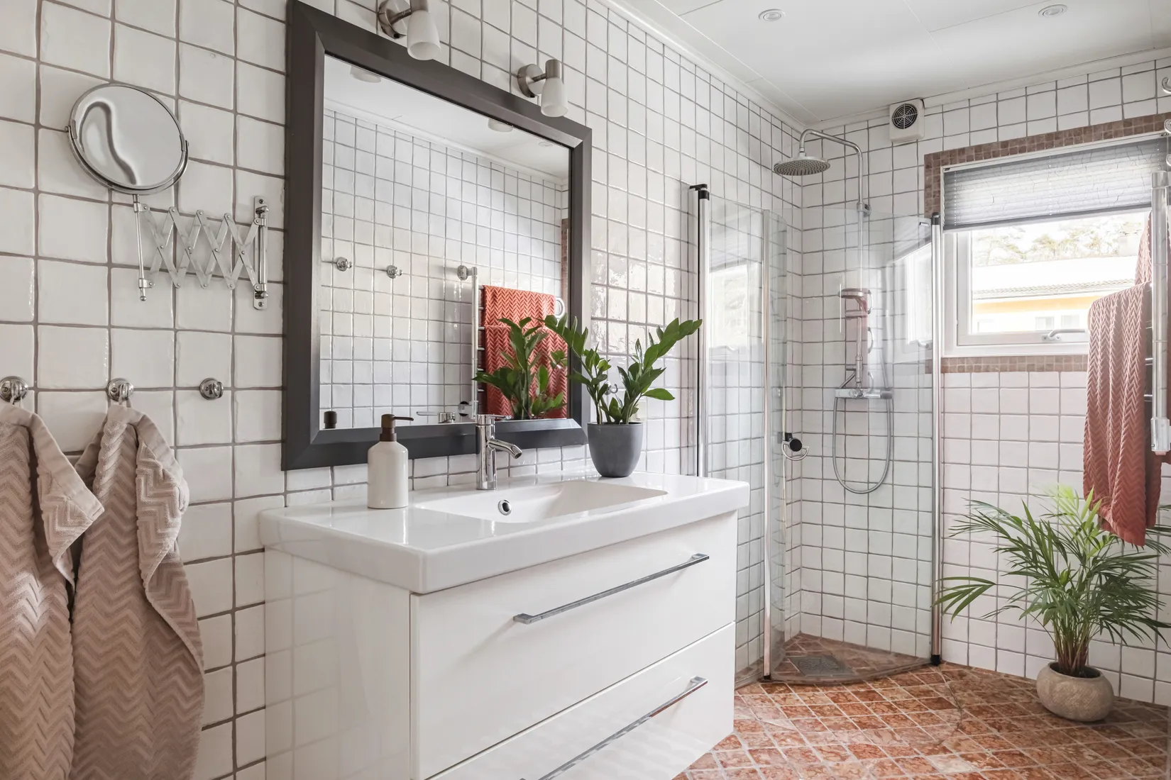 Villa, Radhus, Andebodavägen 249, Viksjö, Järfälla