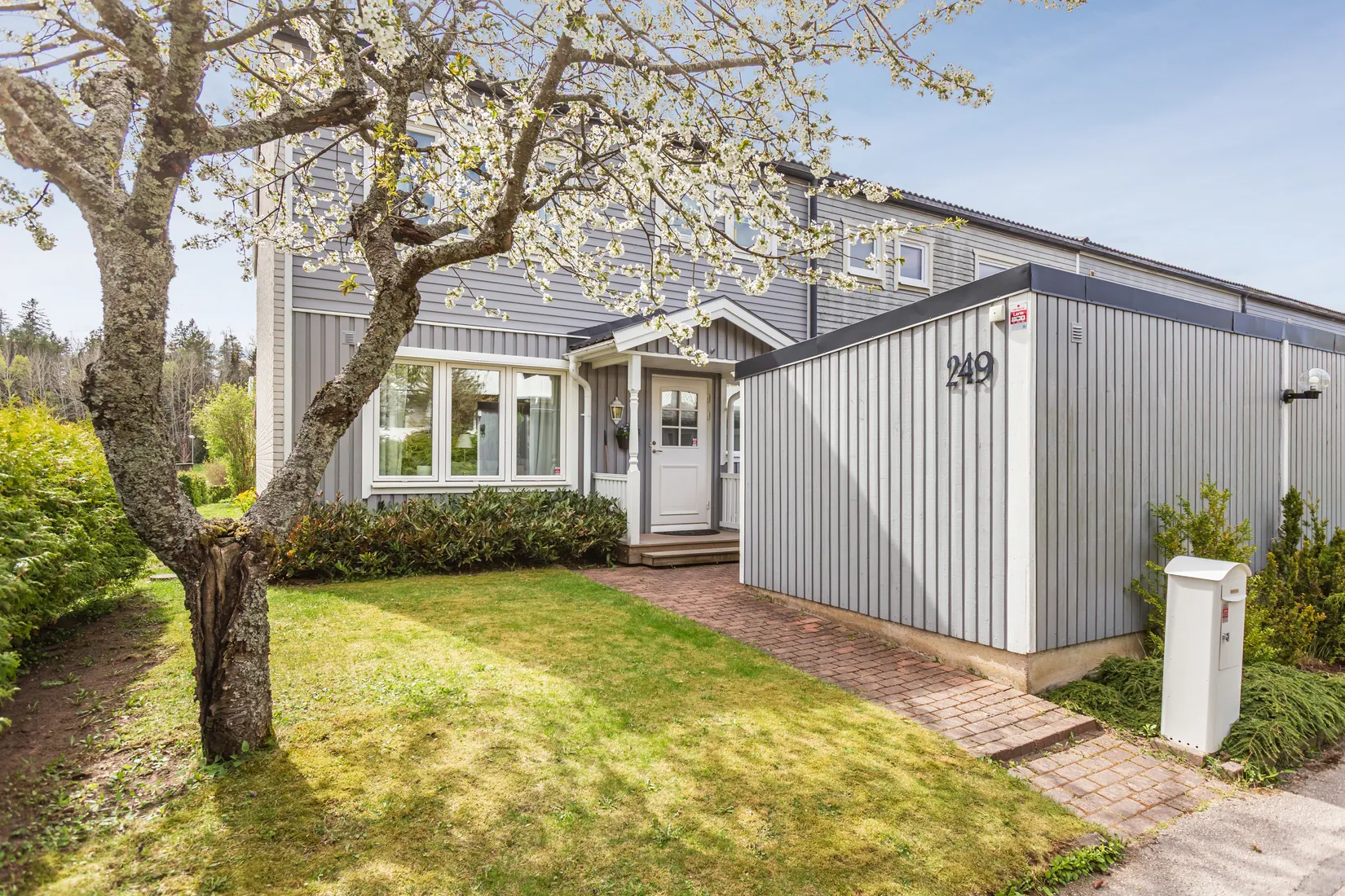 Villa, Radhus, Andebodavägen 249, Viksjö, Järfälla