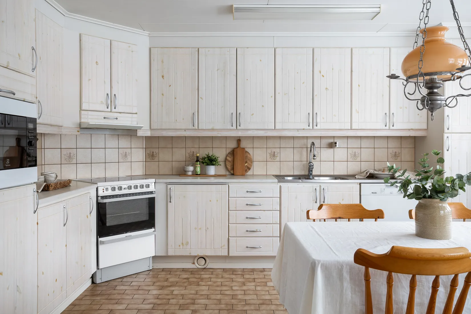 Villa, Nunnavägen 6, Skokloster/Slottsskogen, Håbo