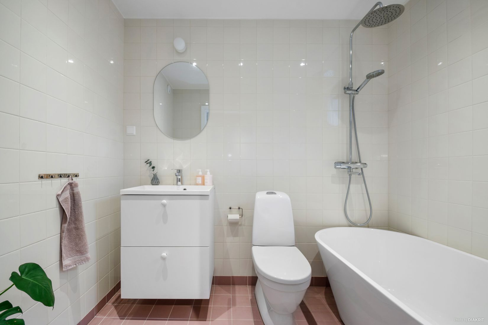 Bostadsrätt, Radhus, Wilhelm Kåges gata 30B, Porslinskvarteret, Värmdö