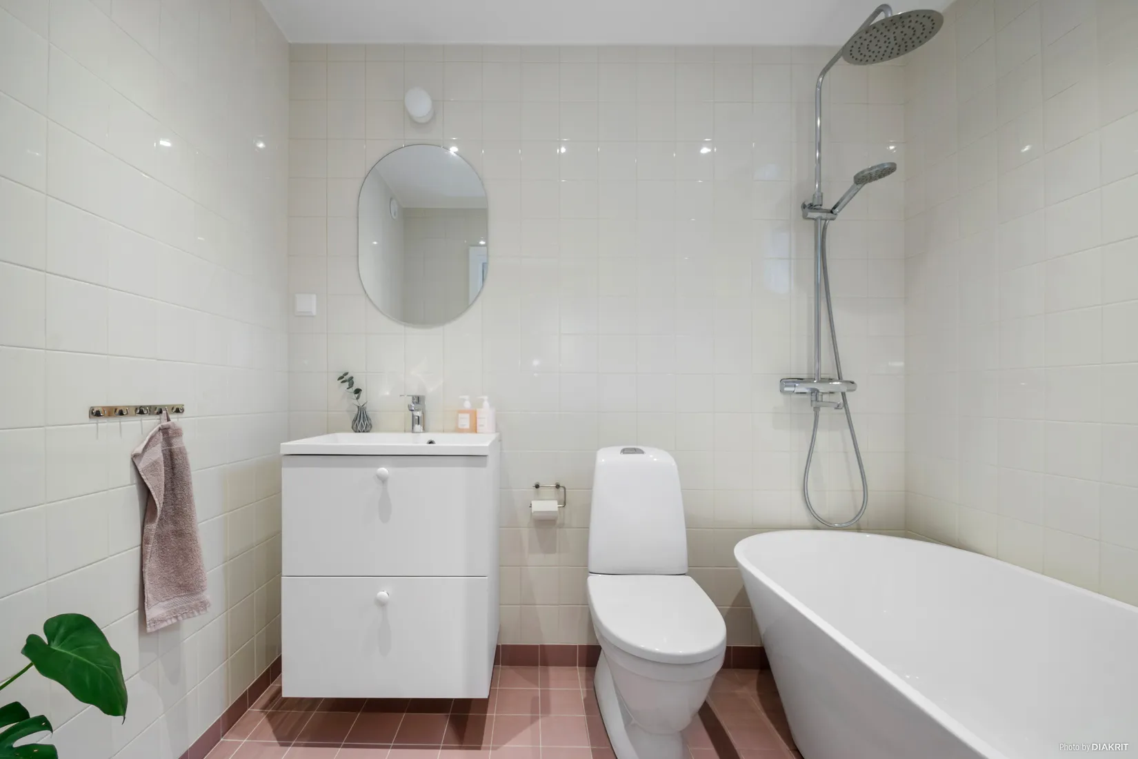 Bostadsrätt, Radhus, Wilhelm Kåges gata 30B, Porslinskvarteret, Värmdö