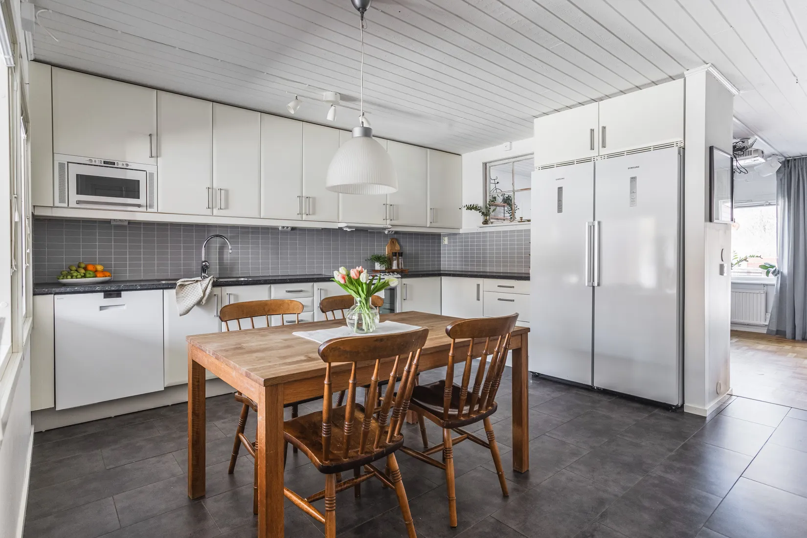 Villa, Radhus, Sundsborgsvägen 39, Odenslunda, Upplands Väsby