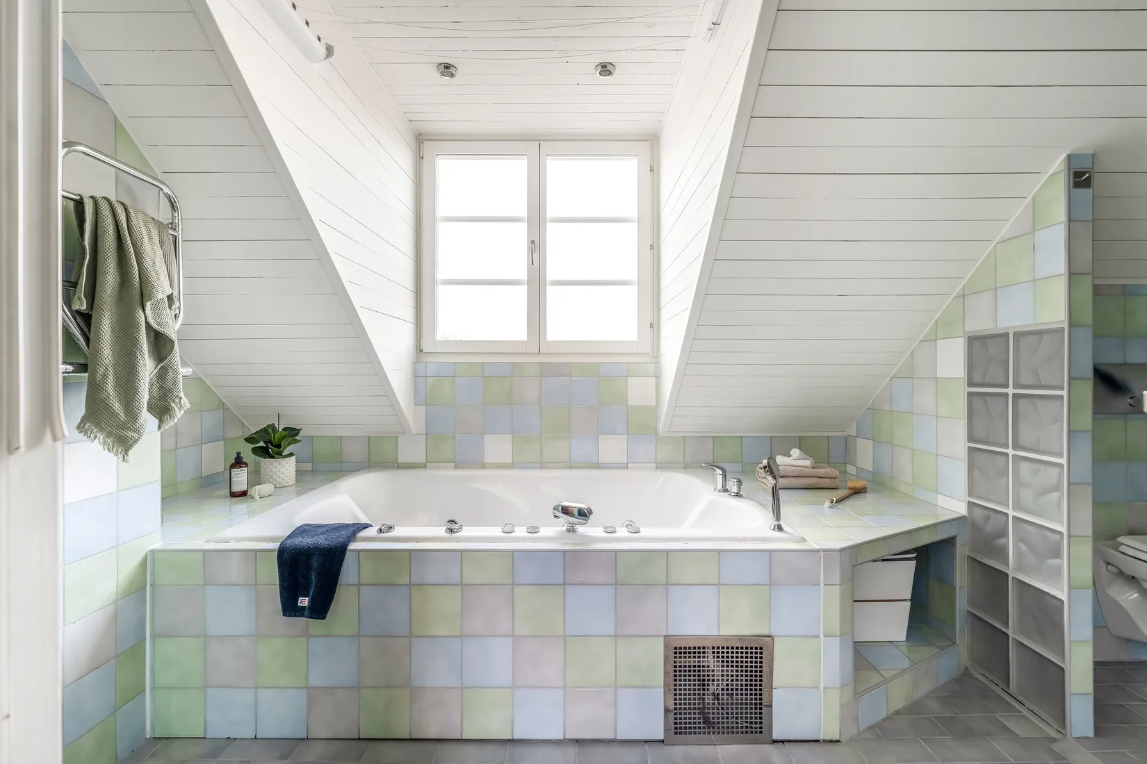 Bostadsrätt, Trappgränd 4, Gamla Råsunda, Solna