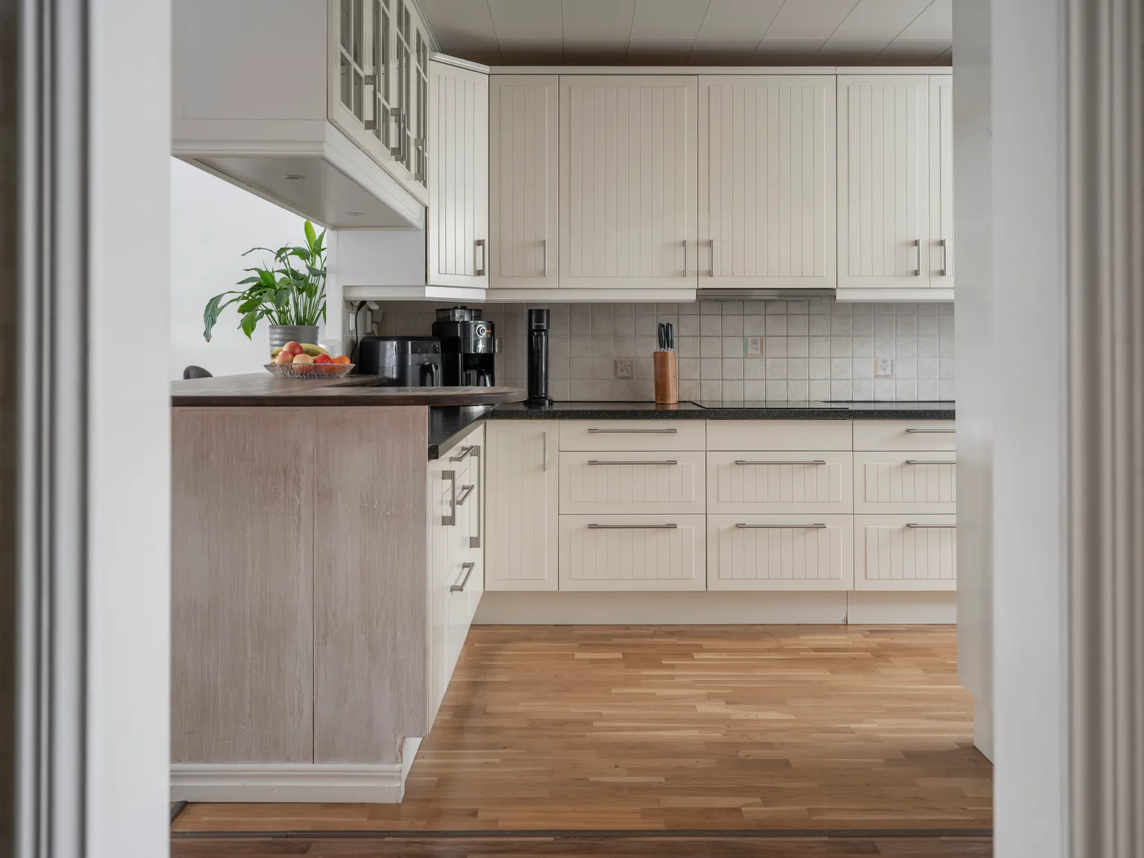 Bostadsrätt, Lomvägen 607, Kärrdal, Sollentuna