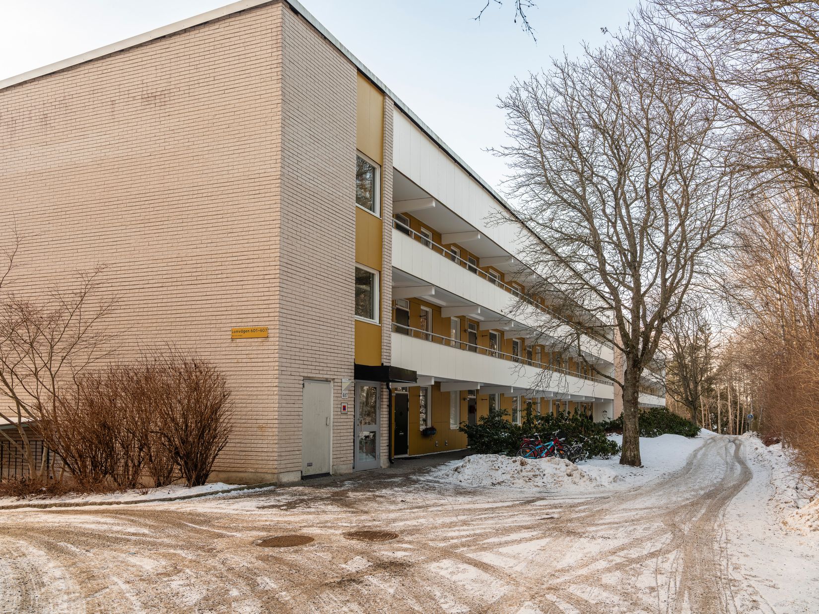 Bostadsrätt, Lomvägen 607, Kärrdal, Sollentuna