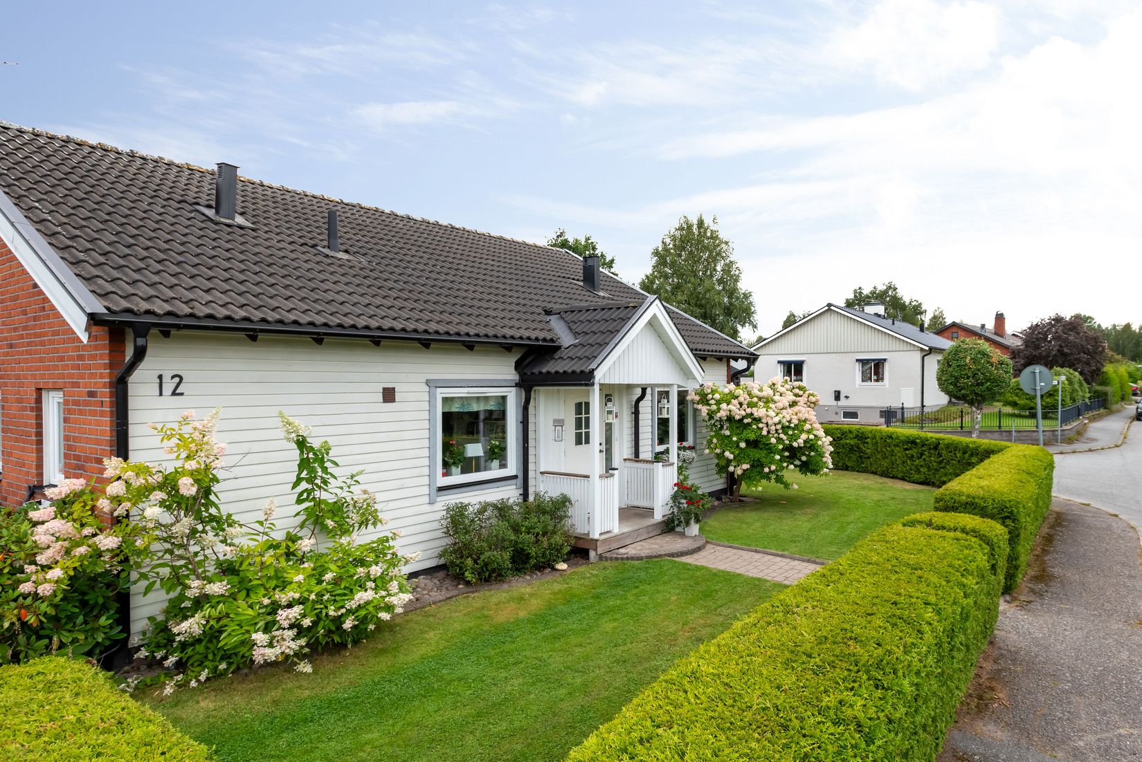 Villa, Vinbärsgatan 12, Nya Hjärsta, Örebro