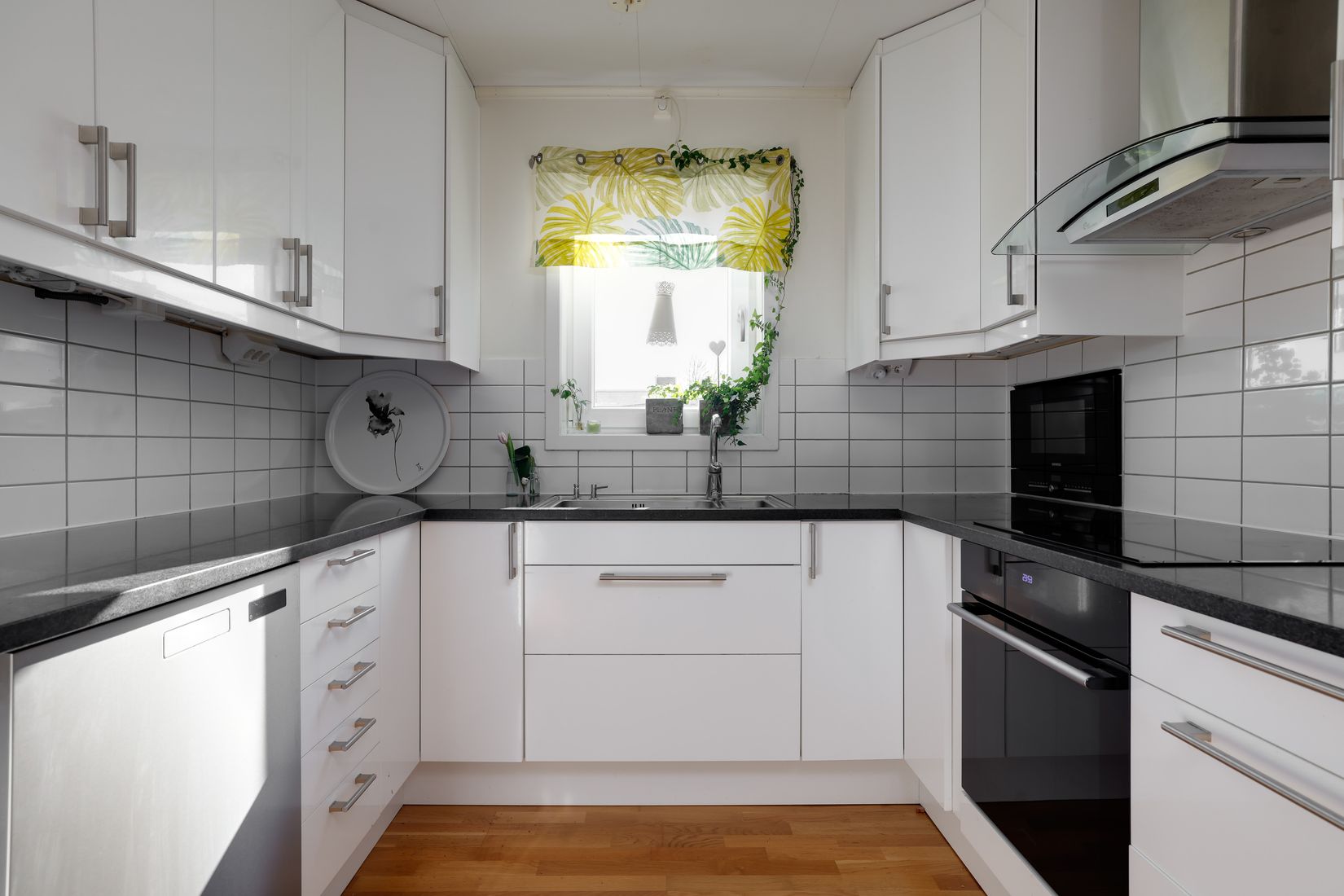 Villa, Vinbärsgatan 12, Nya Hjärsta, Örebro