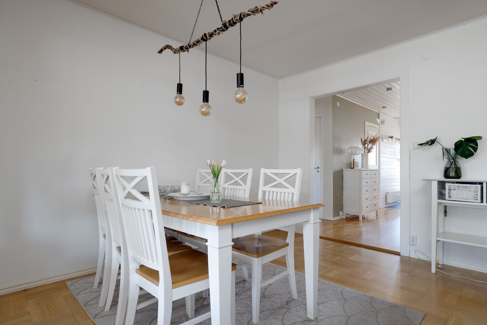 Villa, Vinbärsgatan 12, Nya Hjärsta, Örebro