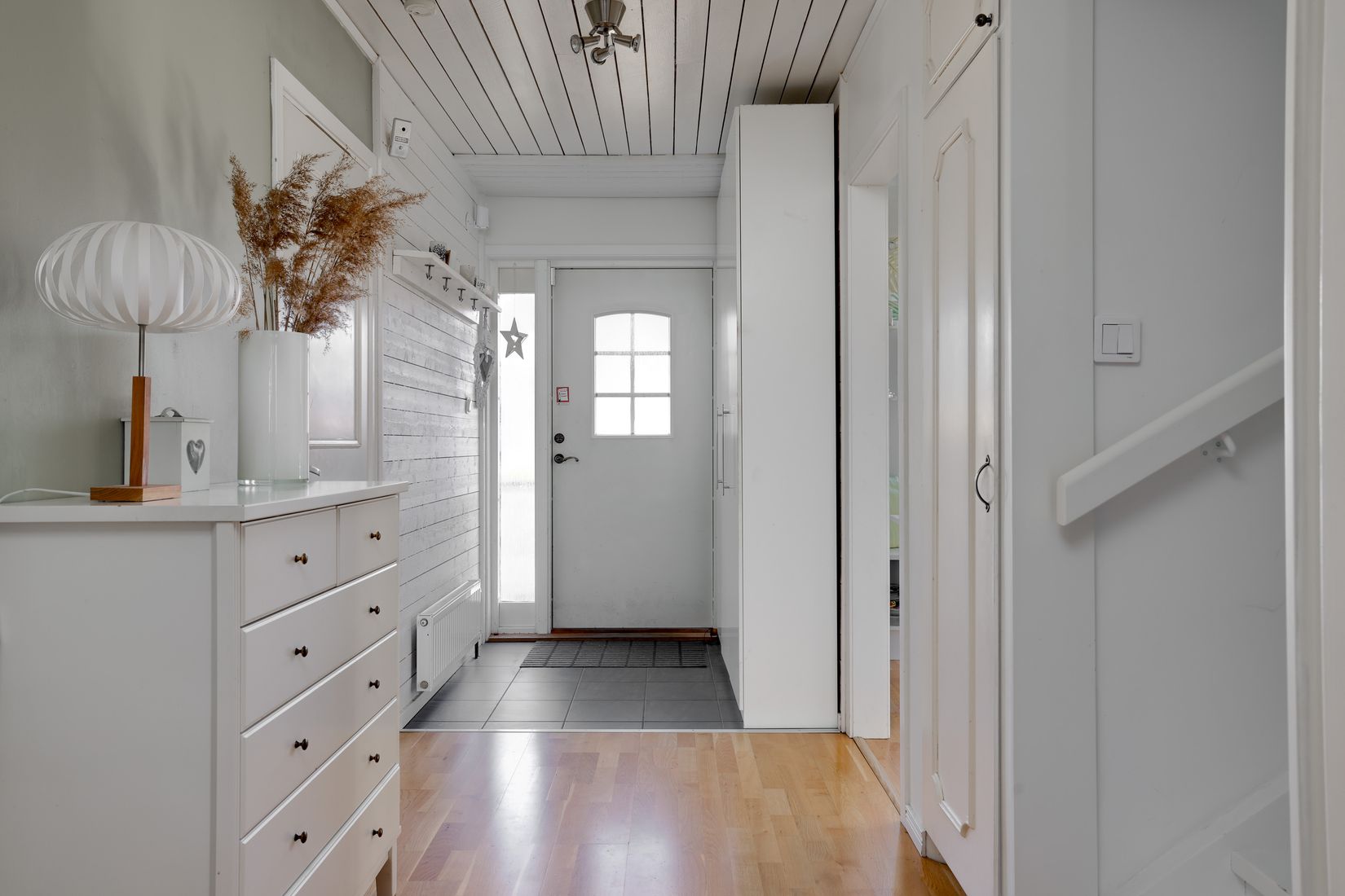 Villa, Vinbärsgatan 12, Nya Hjärsta, Örebro