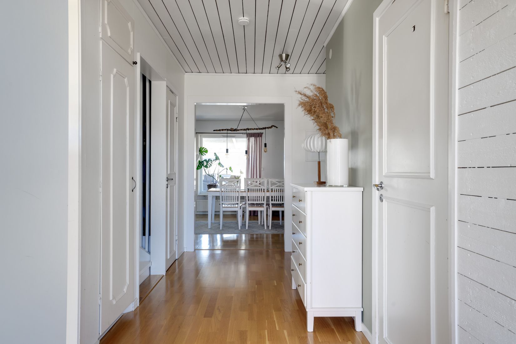 Villa, Vinbärsgatan 12, Nya Hjärsta, Örebro